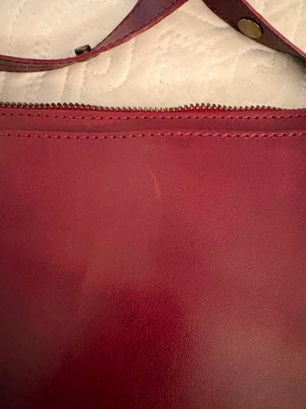 Cherry leather Biggie Bee - Lyons Leather - Picture 4 of 6